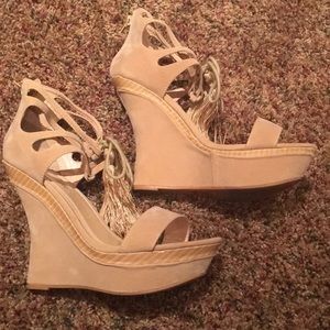 Bumper heels